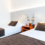 ポンフェラーダ プラザ 3*
