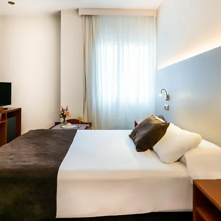 Hotel Plaza 3*