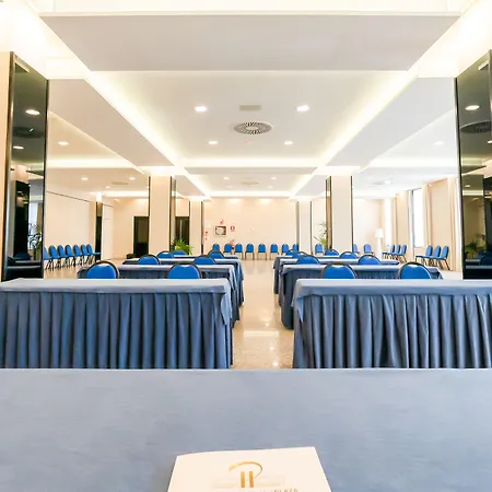 Hotel Plaza 3*