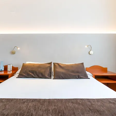 Hotel Plaza 3*