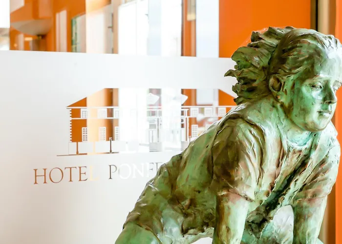 ポンフェラーダ プラザ 3* ポンフェラダ