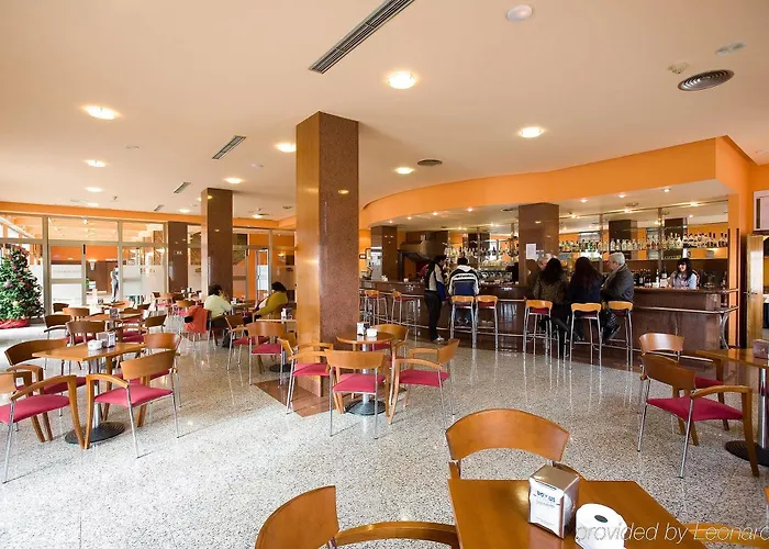 ポンフェラーダ プラザ 3*